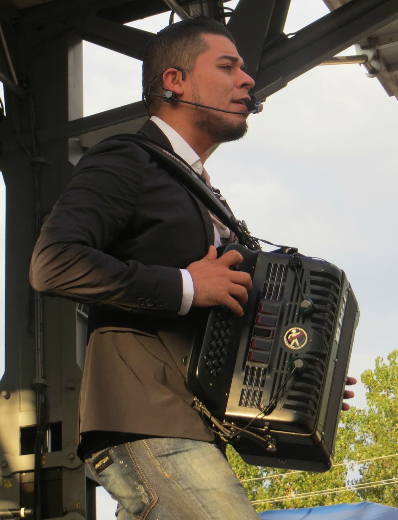 Noel Torres robó corazones en Fiestas Patrias 2015 y conquistó miles de fans en la ciudad de los vientos.