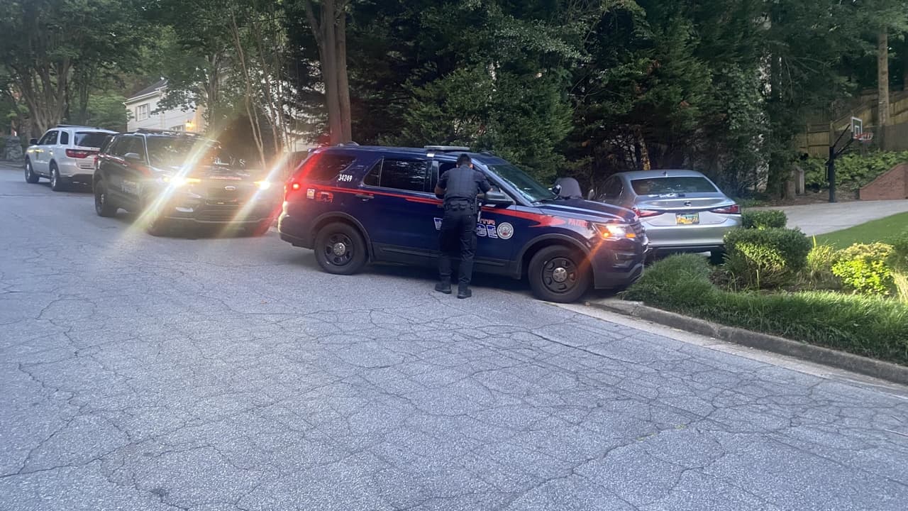 Muere hombre de 84 años al intentar evitar que un automóvil caminara 