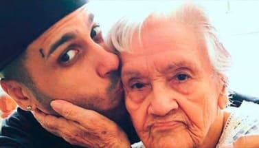 Lamentablemente, este 19 d enoviembre el intérprete de 'El Amante' publicó una fotografía con un emotivo mensaje de despedida para su abuela, quien acaba de fallecer a los 91 años de edad.