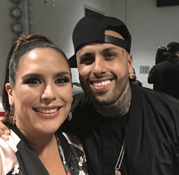 En noviembre de 2016, Angélica Vale se declaró fan del intérprete de 'No te vayas'.