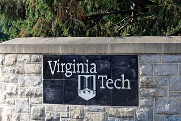 Virginia Tech, Blacksburg, VA | Tasa admisiones: 70% | Costo promedio de un título: $$116,759 | Salario promedio al graduarte: $53,900
