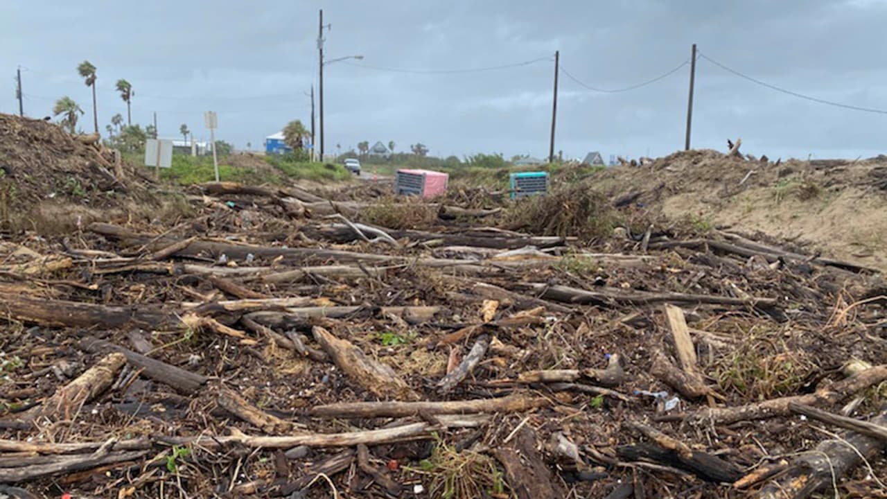 Aunque Beta no ha impactado de lleno el condado Brazoria, su fuerza se ha dejado sentir por la marejada ciclónica, lluvias y vientos que produce.