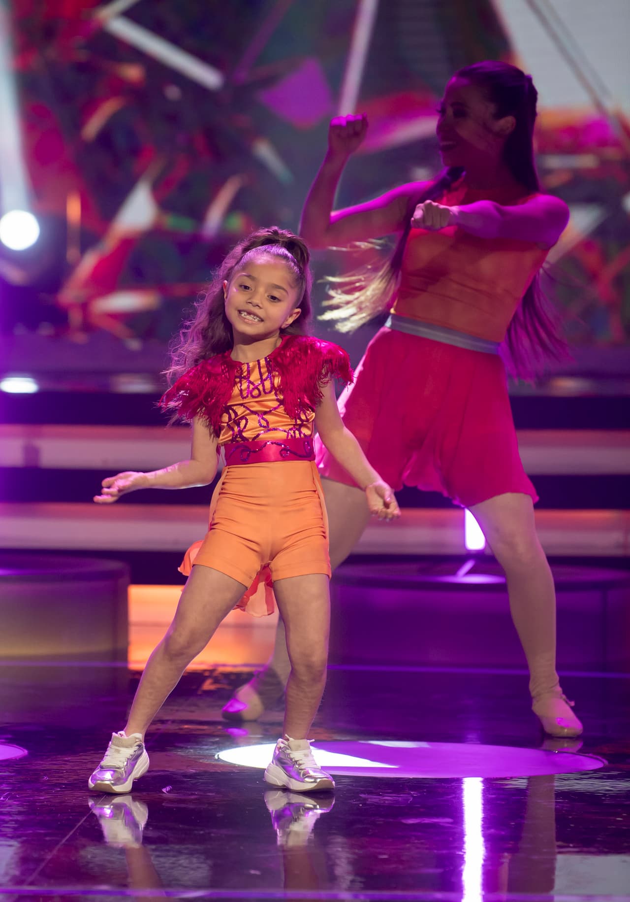La bailarina más pequeña del show, Regina, de 'Sarilú y sus bombas', bailó al ritmo de 'Crazy in Love' de Beyoncé.