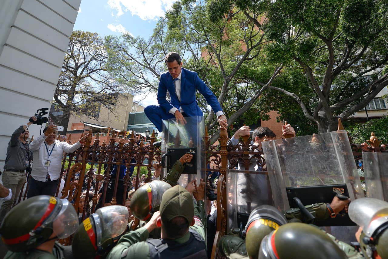 Estados Unidos, congresistas y exiliados reaccionan:"Juan Guaidó sigue siendo el presidente interino de Venezuela"
