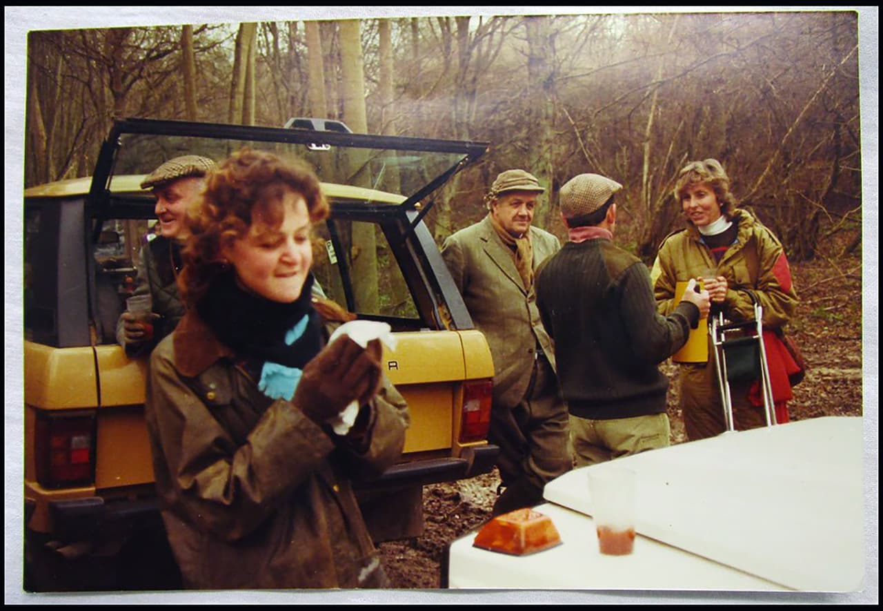 En la serie de imágenes se puede ver a Lady Di, el príncipe Carlos, la princesa Margarita, además de otros miembros de la familia real.