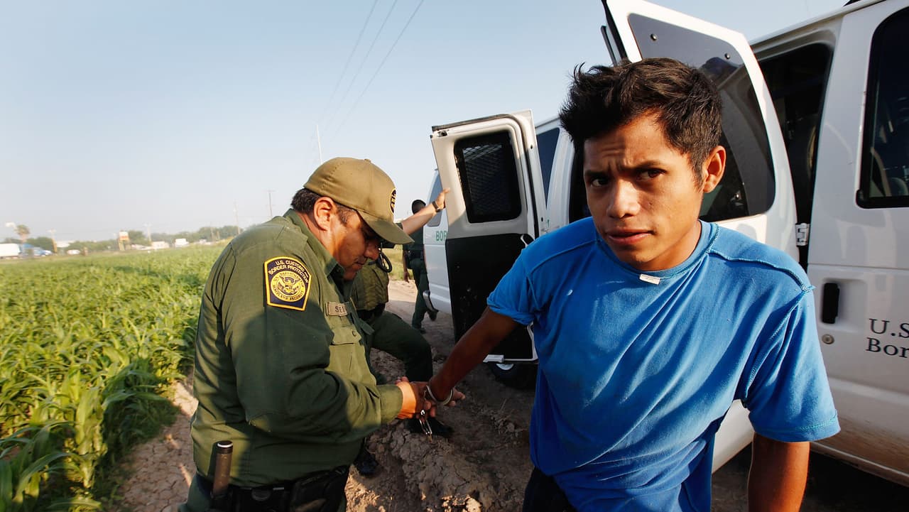 La Patrulla Fronteriza puede detener en sus instalaciones hasta por un máximo de 72 horas a un indocumentado.