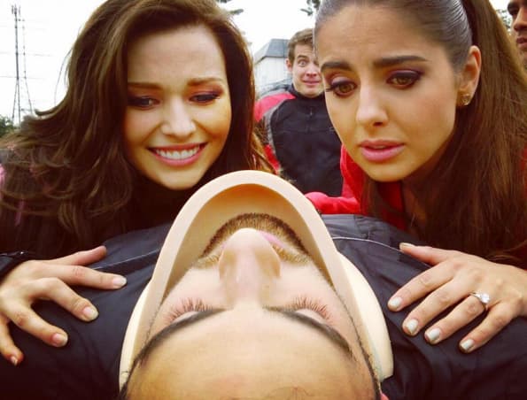 Daniela le bajó a su prometido, y ahora ambas están interesadas en el mismo chavo.