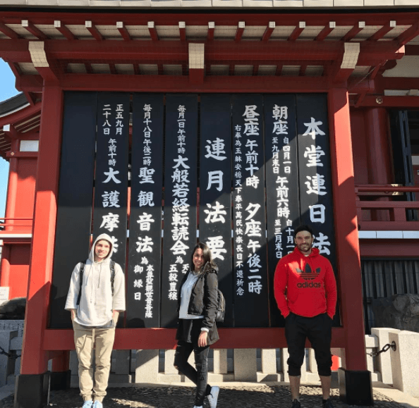 Recientemente, Julián viajó junto a sus dos hijos para compartir unas merecidas vacaciones en Japón.