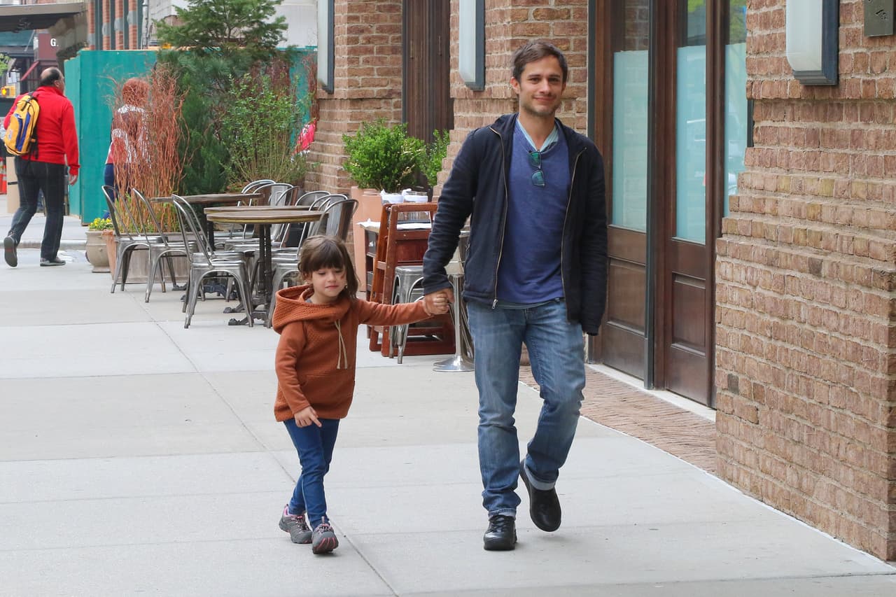 Pero su nena de inmediato lo pone de buen humor.