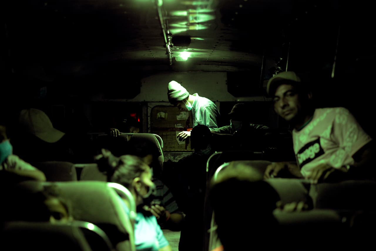 Otros viajeros tomaron autobuses de regreso a Honduras voluntariamente el domingo 17 de enero.
<br>