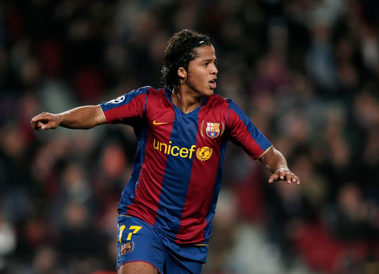 Giovani dos Santos - Junto a su hermano se unió al Barça en el 2002, aunque tuvo mejor desenlace en el primer equipo jugando por lo menos 28 partidos antes de comenzar su gira por Europa.