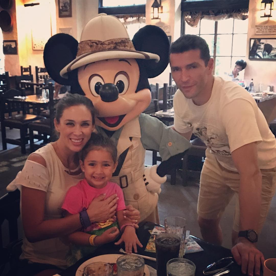 <b><a href="http://www.univision.com/temas/jacqueline-bracamontes">Jacky</a></b> y 
<b>Martín</b> han pasado grandes momentos en compañía de sus hijas, pues desean que sus infancias sean inolvidables, por lo que hacen cualquier cosa para consentirlas.