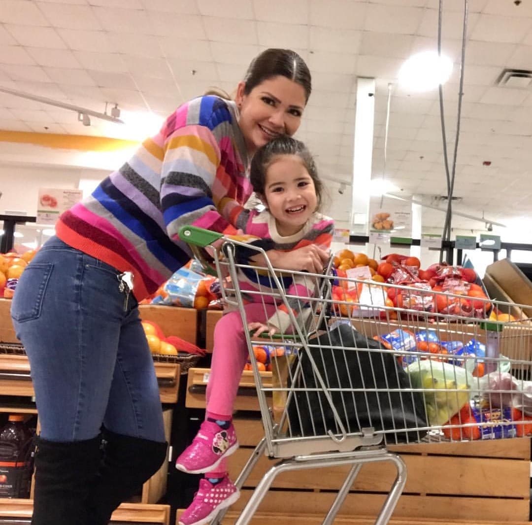 Pero no solo comparten el gusto por la moda y la belleza, sino que también son felices realizando las actividades rutinarias, por ejemplo, ir al supermercado.
<br>