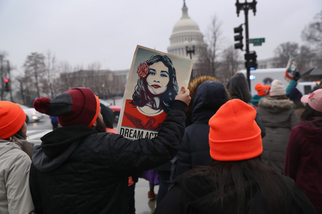Fallo contra DACA aumenta presión al Congreso para que apruebe ley que incluya la ciudadanía para los dreamers
