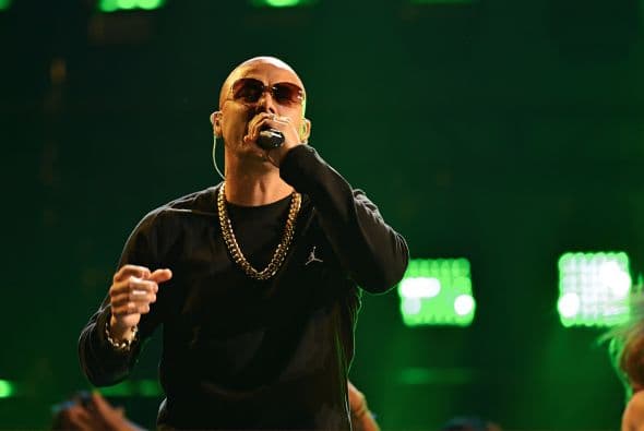 Pero tanto Wisin como Pitbull no llegan solos al escenario de PJ.