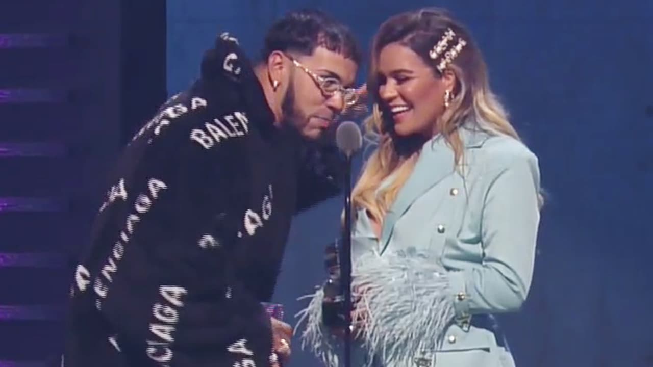 Aunque son “como el agua y el aceite”, Karol G asegura que se entiende muy bien con su novio Anuel AA