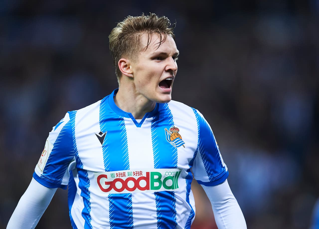 <b>Martin Ødegaard (Medio): </b>centrocampista noruego perteneciente al Real Madrid, se encuentra madurando con la Real Sociedad, pero es, sin duda, una de las grandes promesas donde le caracteriza su técnica individual, ubicación en el campo, es recuperador y también tiene capacidad para asistir y llegar al arco. En diciembre próximo cumplirá 22 años.