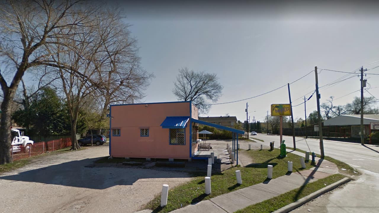 Tampico Refresquería está abierto todos los días y están en la cuadra 4520 de la calle N Main St. Usuarios de Yelp aseguraron que la "atención al cliente es buena".