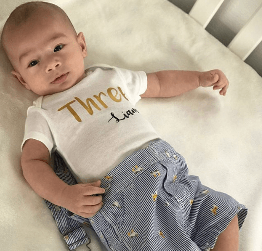 Esta foto es de sus primeros tres meses. Su mami compartió las fotos de "su cachorrito", como le dice de cariño.