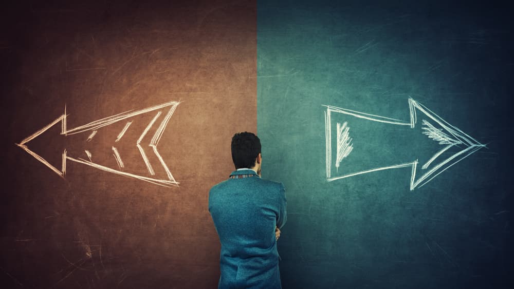 Mientras que en su aspecto negativo vuelve a las personas indecisa y susceptibles, haciendo que sean fácilmente influidos por los demás afectando la fuerza de voluntad.