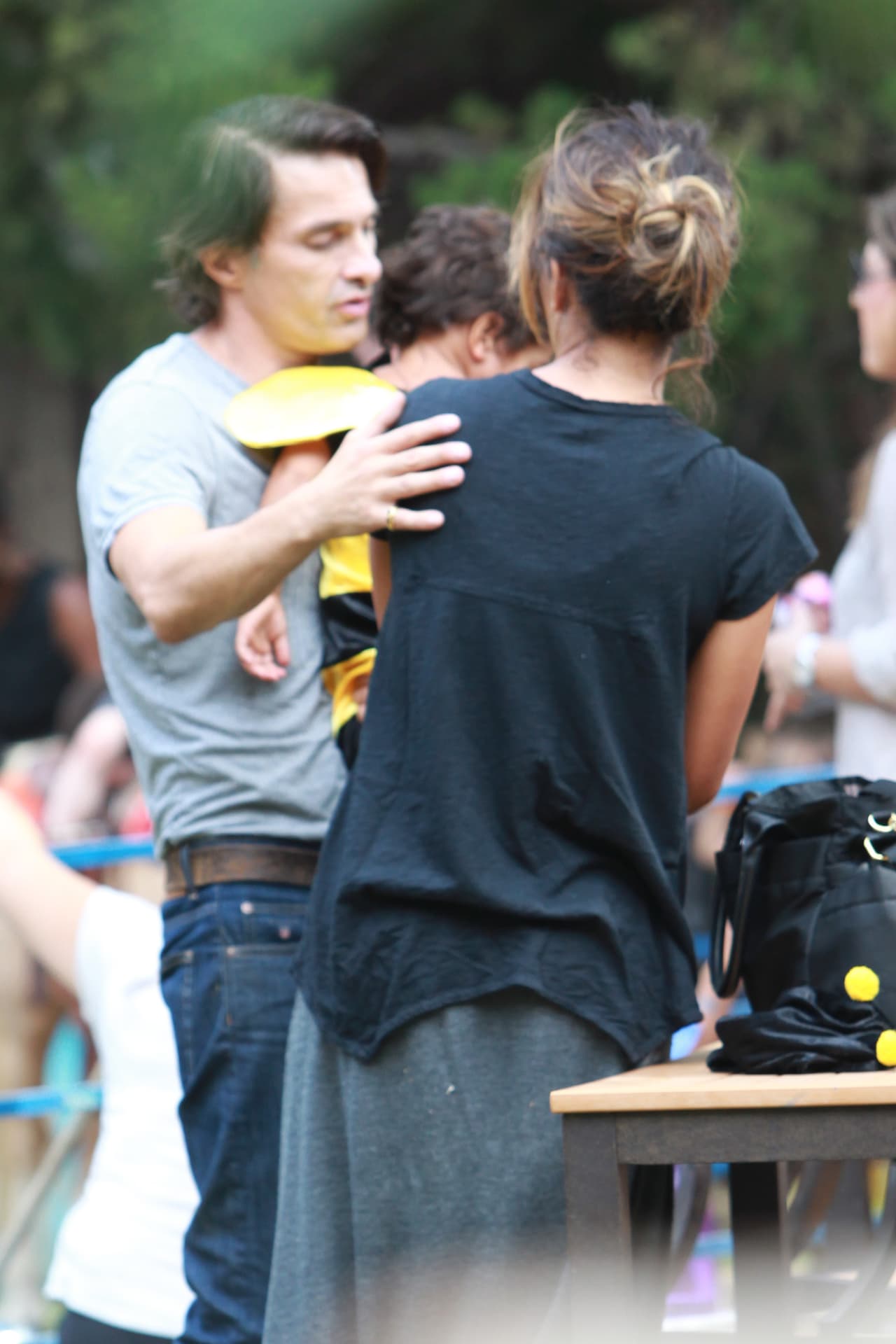 Su 'pequeño milagro', como ella misma lo ha llamado, se estaba quedando dormido así que acortaron el paseo y regresaron a casa.