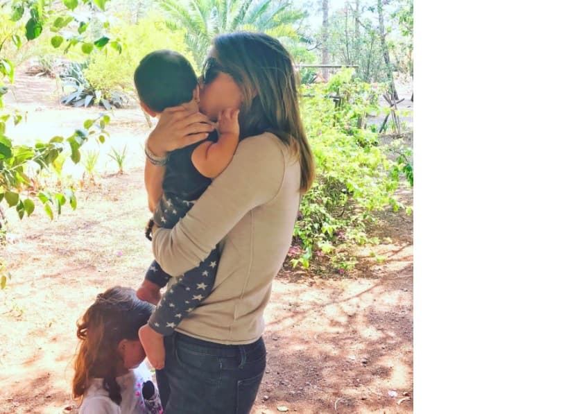 Jacky Bracamontes recibió el mejor regalo por parte de su hija Renata; "¡me dijo por primera vez 'mamá'! Después de dos meses de decir sólo papá".