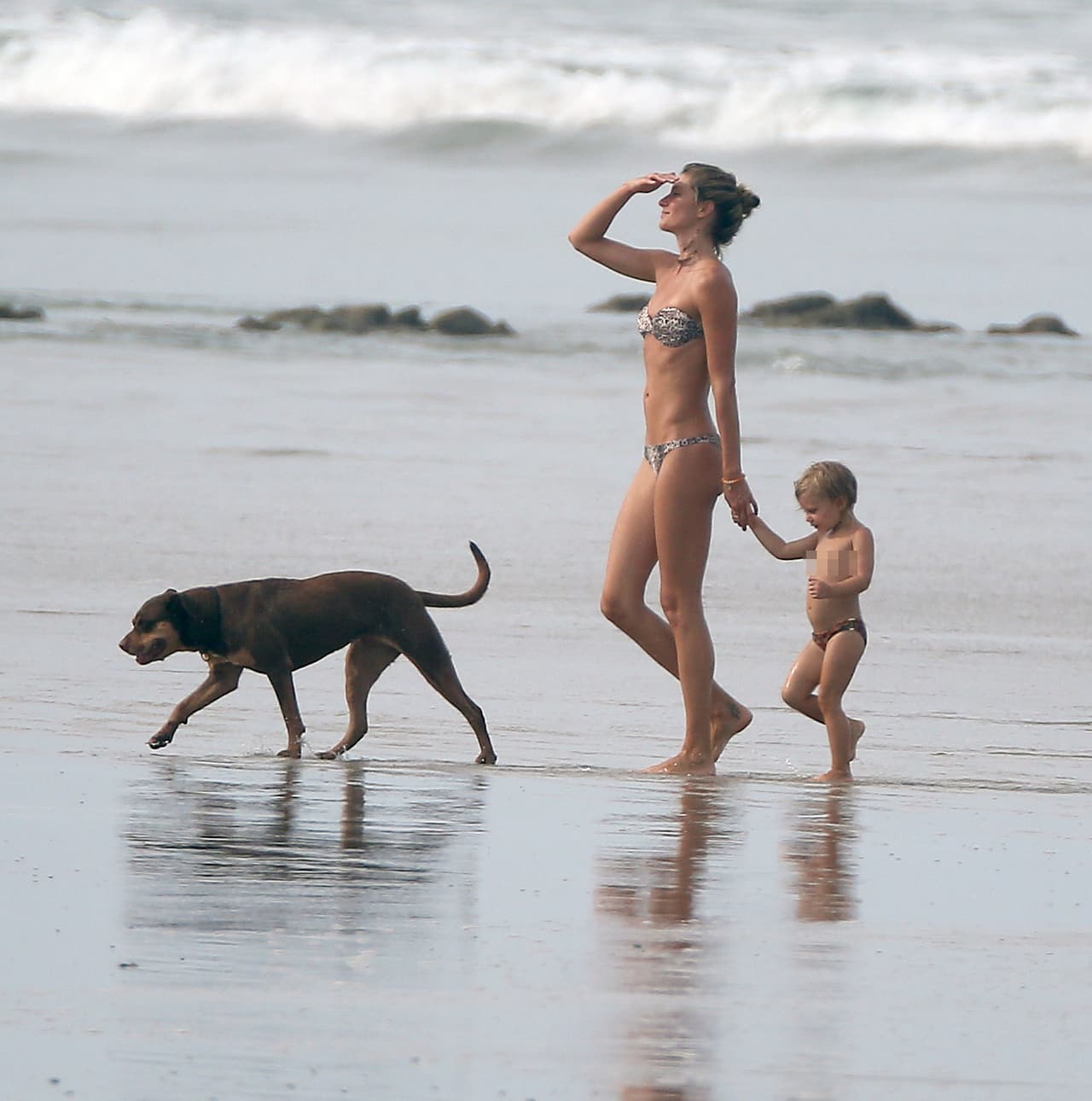 Mami e hija salieron del mar.
