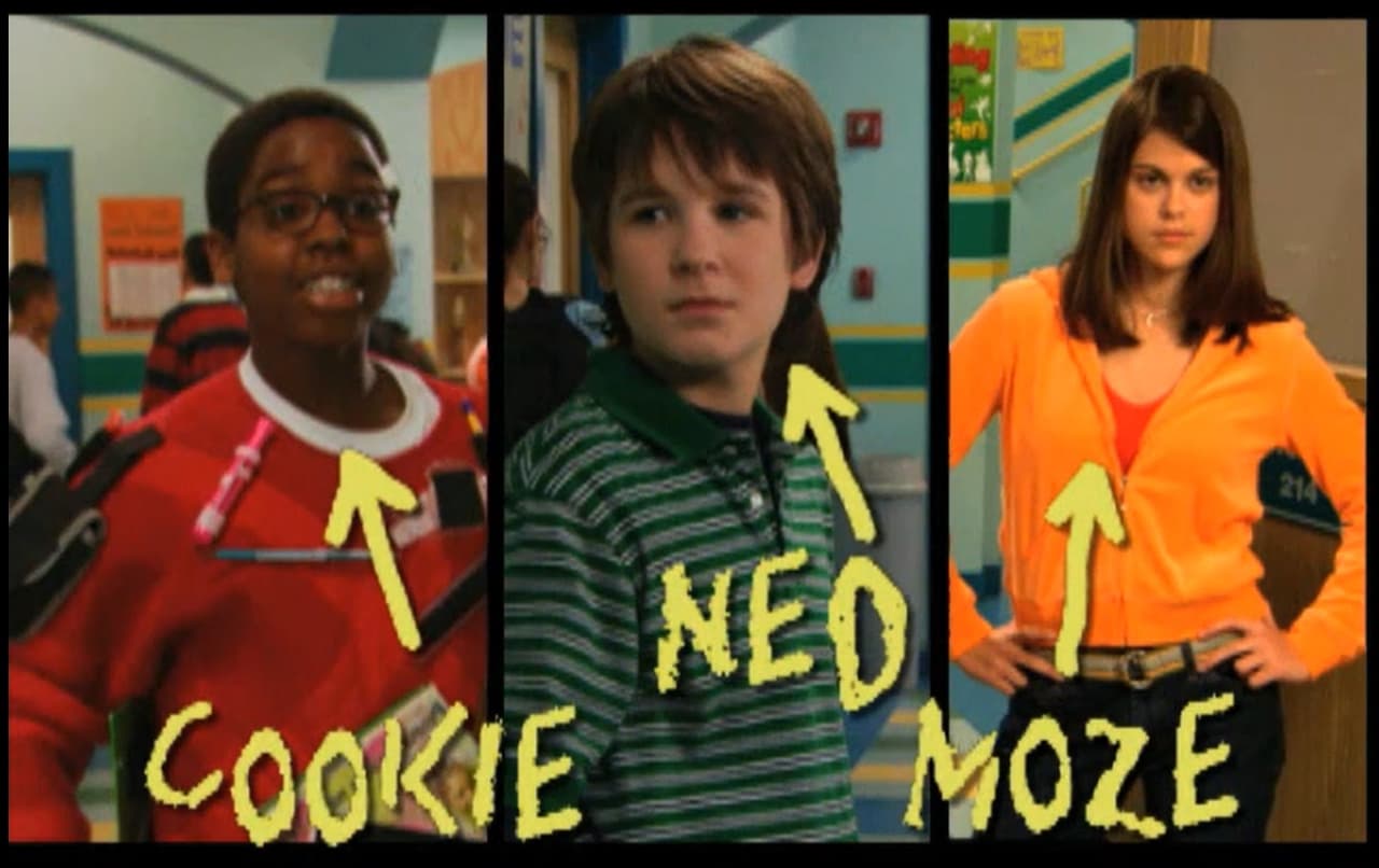 Ned Bigby, interpretado por Devon Werkheiser, contaba con el apoyo de sus dos mejores amigos, Jennifer 'Moze' Mosely, personaje actuado por Lindsey Shaw y el actor Daniel Curtis Lee, quien participó como Simon 'Cookie' Nelson-Cook.
<br>