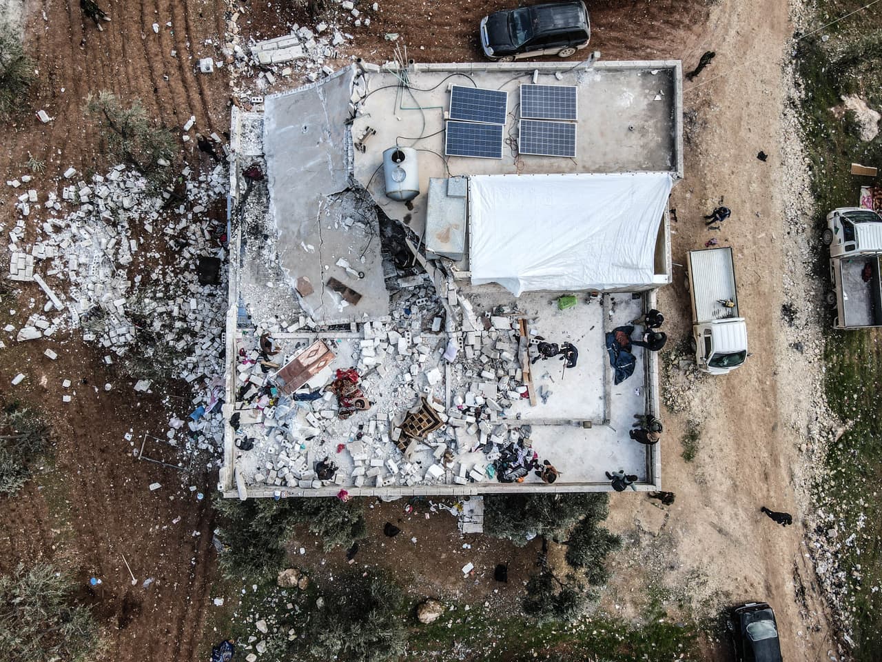 Una toma aérea de la casa donde se encontraba
<b>Abu Ibrahim al-Hashimi al-Qurayshi.</b>