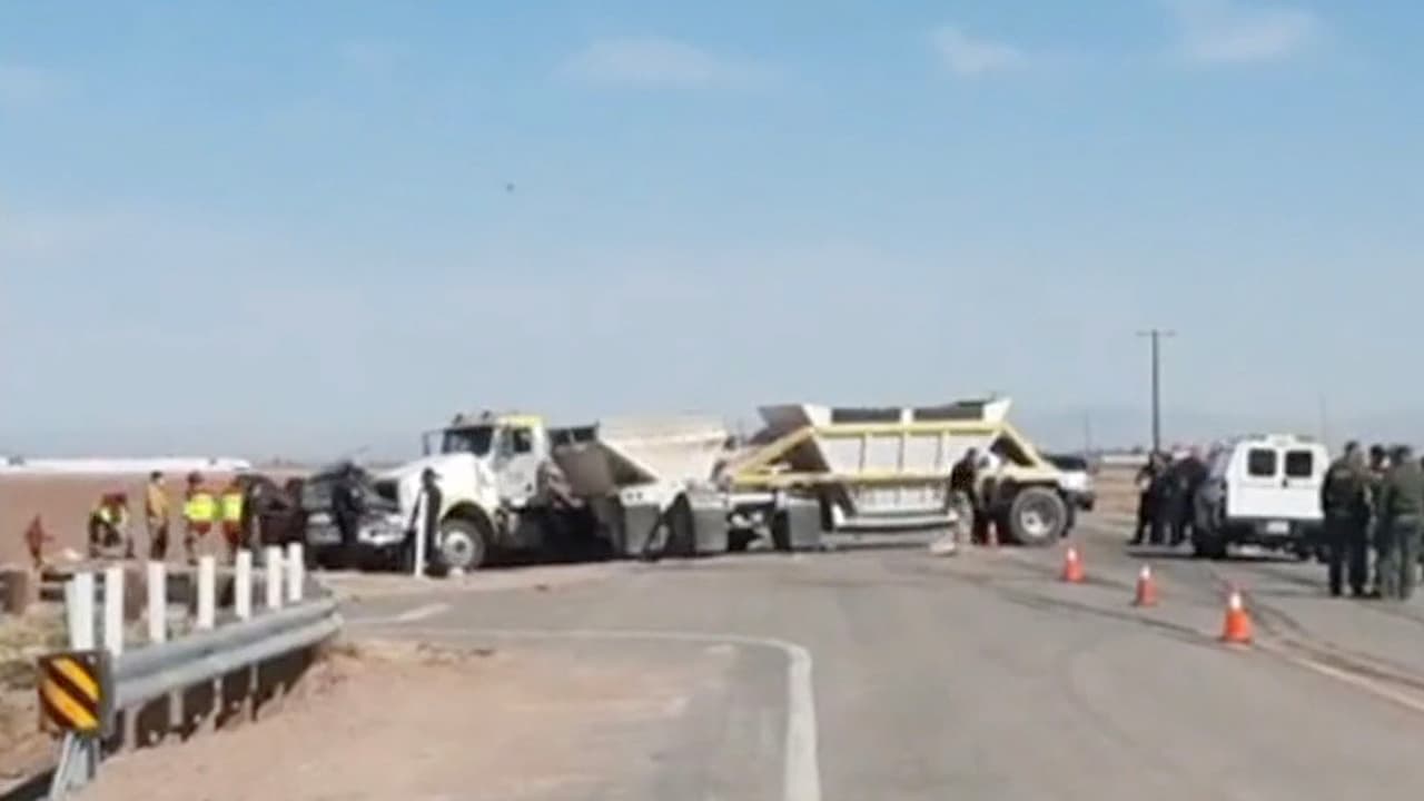 La zona del accidente está a 100 millas al sureste de San Diego 
<a href="https://www.univision.com/local/los-angeles-kmex/al-menos-15-personas-murieron-en-un-accidente-de-autopista-en-california-video" target="_blank">y a 15 millas de la frontera con México.</a>