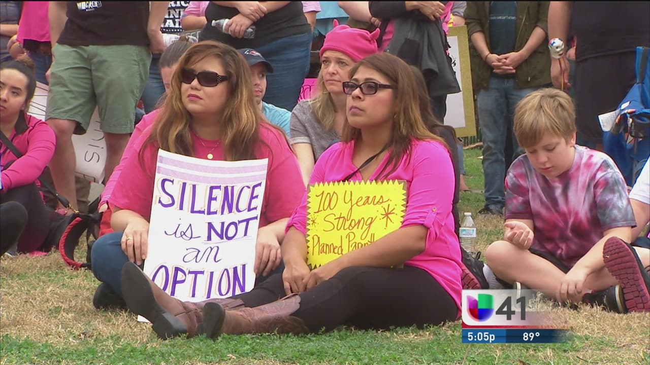 Juez de Texas bloquea un plan para recortar fondos a Planned Parenthood