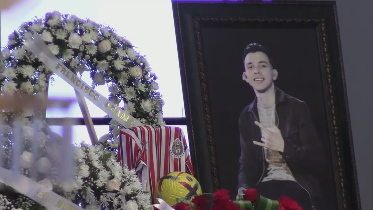 Entre música y recuerdos dan el último adiós a Carlos Parra en Phoenix