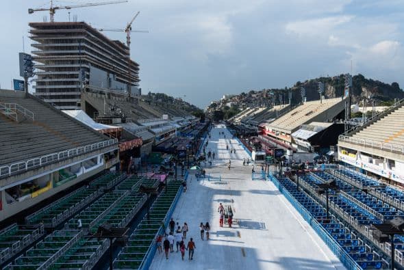 Este año desfilan 12 escuelas en el "Grupo Especial": seis el domingo y seis el lunes.