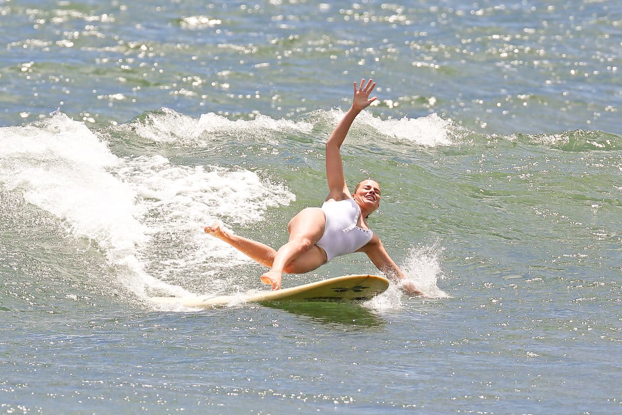 Pero lamentablemente perdió el equilibrio y fue a dar al agua. ¡Auch!