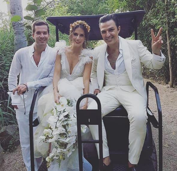 Después de la ceremonia en la playa, los novios y sus 400 invitados se fueron a disfrutar de la gran fiesta.