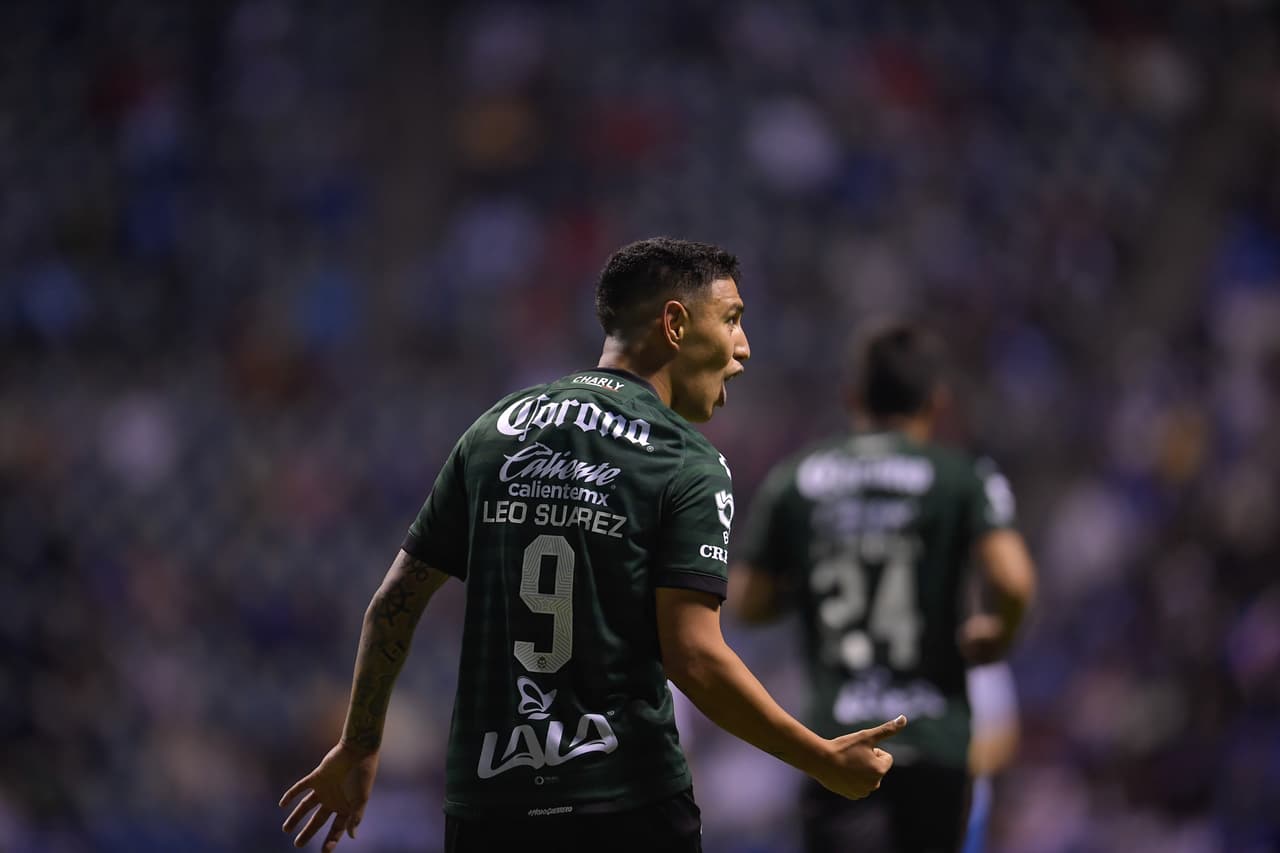 Dos minutos después, Puebla se desmoronó con el gol de Leo Suárez, quien remató de cabeza un centro al área nacido de un saque de manos.