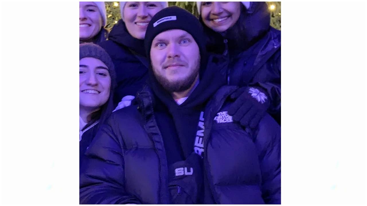 El pequeño niño alemán que quedó atorado en un tubo de succión de chocolate fue el primer papel para Philip Wiegratz, quien después fue parte del elenco de comedias como 'Wild Chicks in Love' (2007). Sus trabajos recientes más destacados son 'Lore' (2012) y 'Ruby Red' (2013).