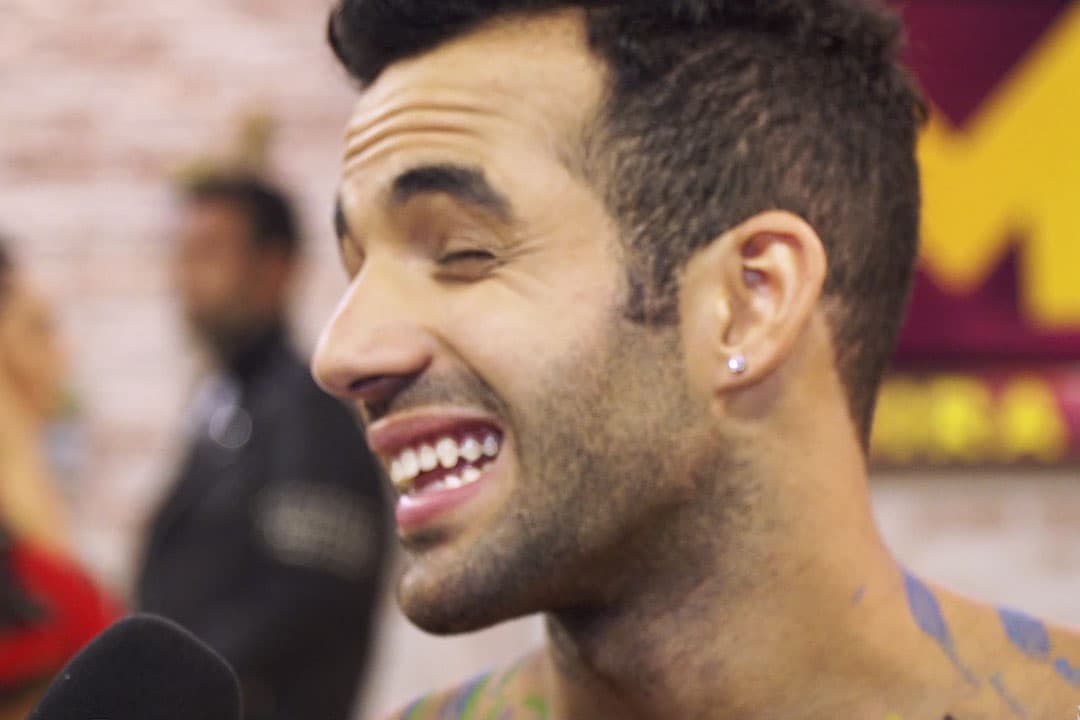 A pesar de que las muecas le salen muy natural, Danell ha recibido críticas de los jueces por su poca expresión facial en los bailes. "Me voy a quedar con esta mueca todo el tiempo", dijo el participante.