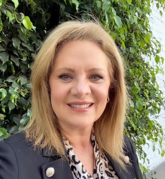 Ese apapacho fue un procedimiento estético, de acuerdo a una foto y mensaje que ella publicó en Instagram este miércoles 15 de diciembre. 
<br>