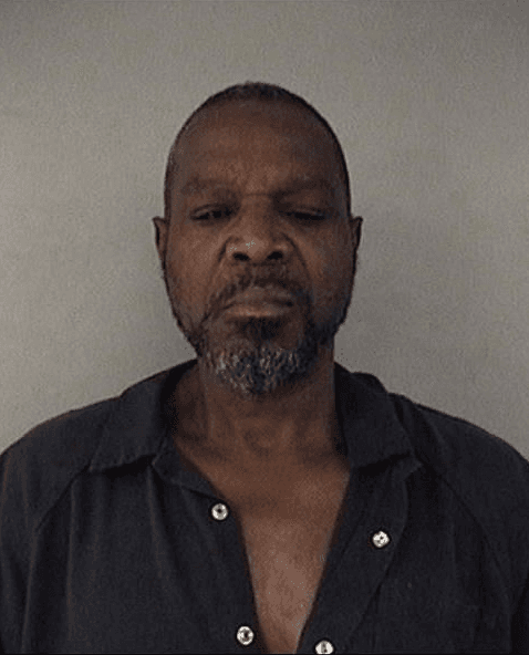 Una mujer escuchó ruidos en el ático de su casa: hallaron a un hombre viviendo allí