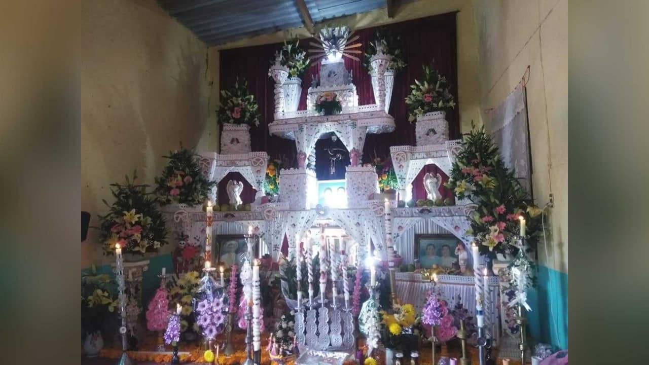 Esta tradición, que se lleva a cabo a finales de octubre y principios de noviembre, forma parte de las celebraciones del Día de Muertos, una de las festividades más emblemáticas de la cultura mexicana.