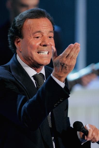 Millones de discos vendidos, una trayectoria inigualable, son tan sólo algunos rasgos que distinguen a este artista.