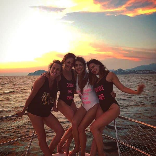 La festejada siempre lució de blanco, así como seguramente llegará al altar.