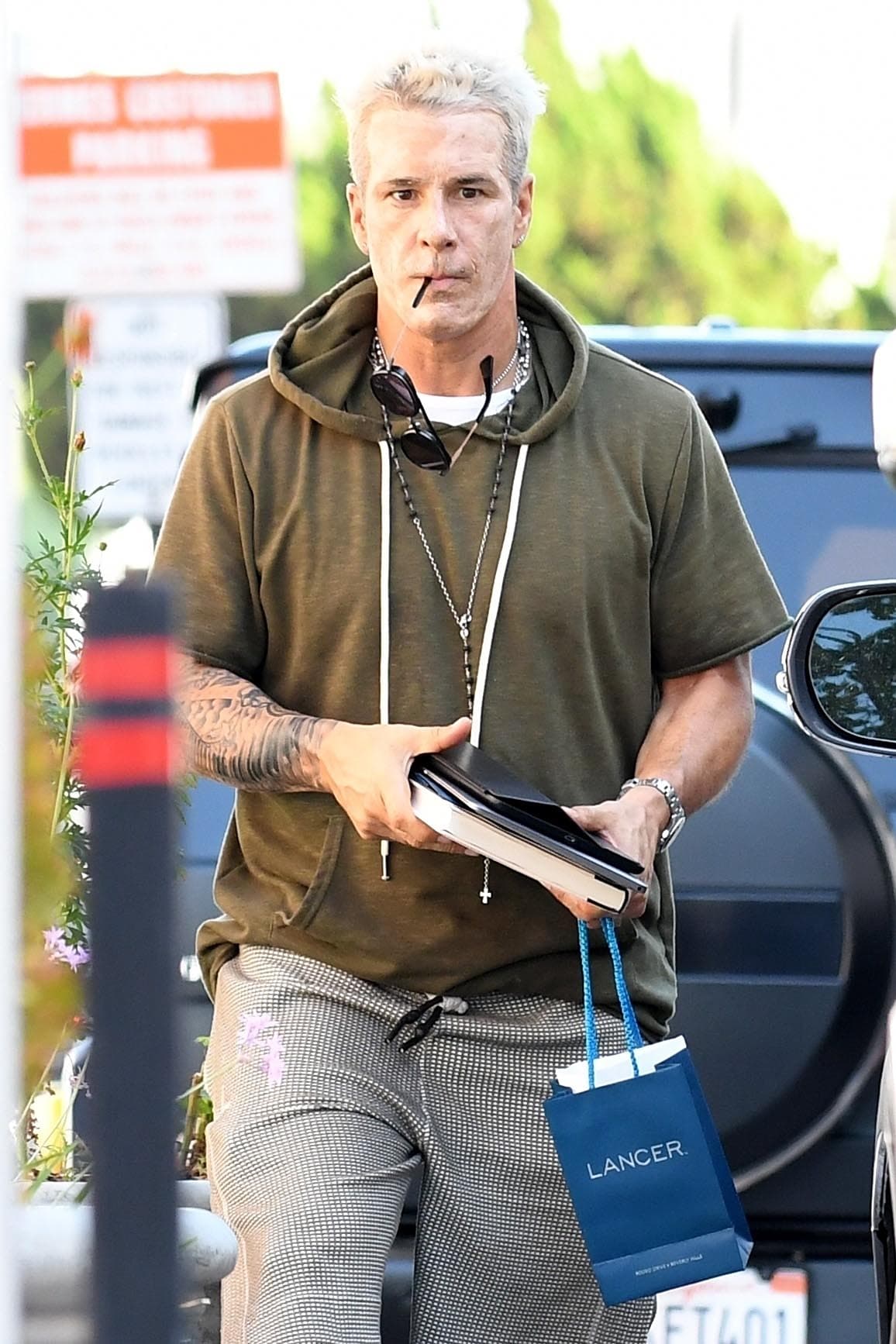 Un juez lo condenó a cumplir un año de libertad condicional, 250 horas de trabajo comunitario y pagar 750 dólares de multa por acoso sexual.