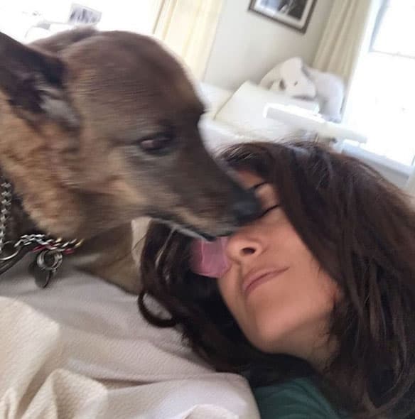 "De quien incluso, fui su partera", añadió la veracruzana, dolida.