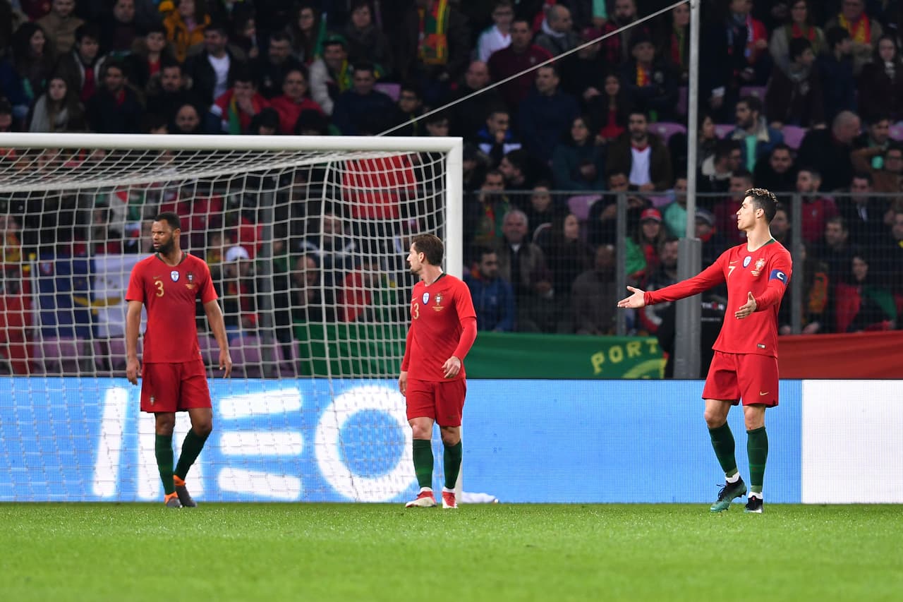 Mientras Holanda conseguía tres goles en los primeros 45 minutos, Portugal sufría para conseguir acercarse al arco de Cillessen, que casi fue un espectador.