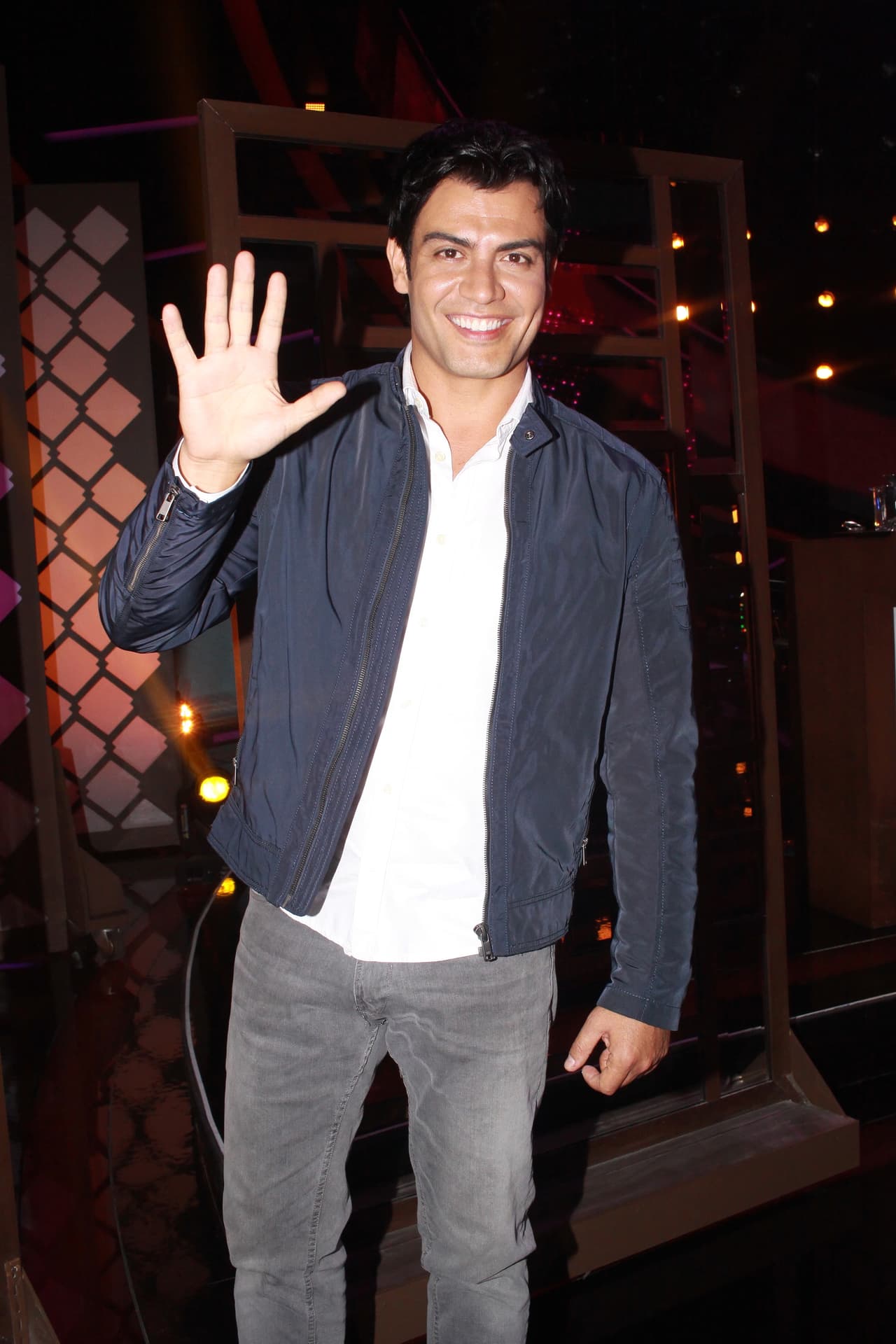 Pero para llegar hasta papeles como el que ahora interpreta, el actor tuvo que picar piedra. 
<br>