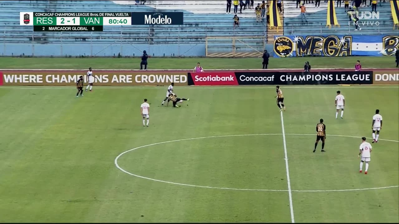 ¡TIRO ATAJADO! disparo por Daniel Carter.