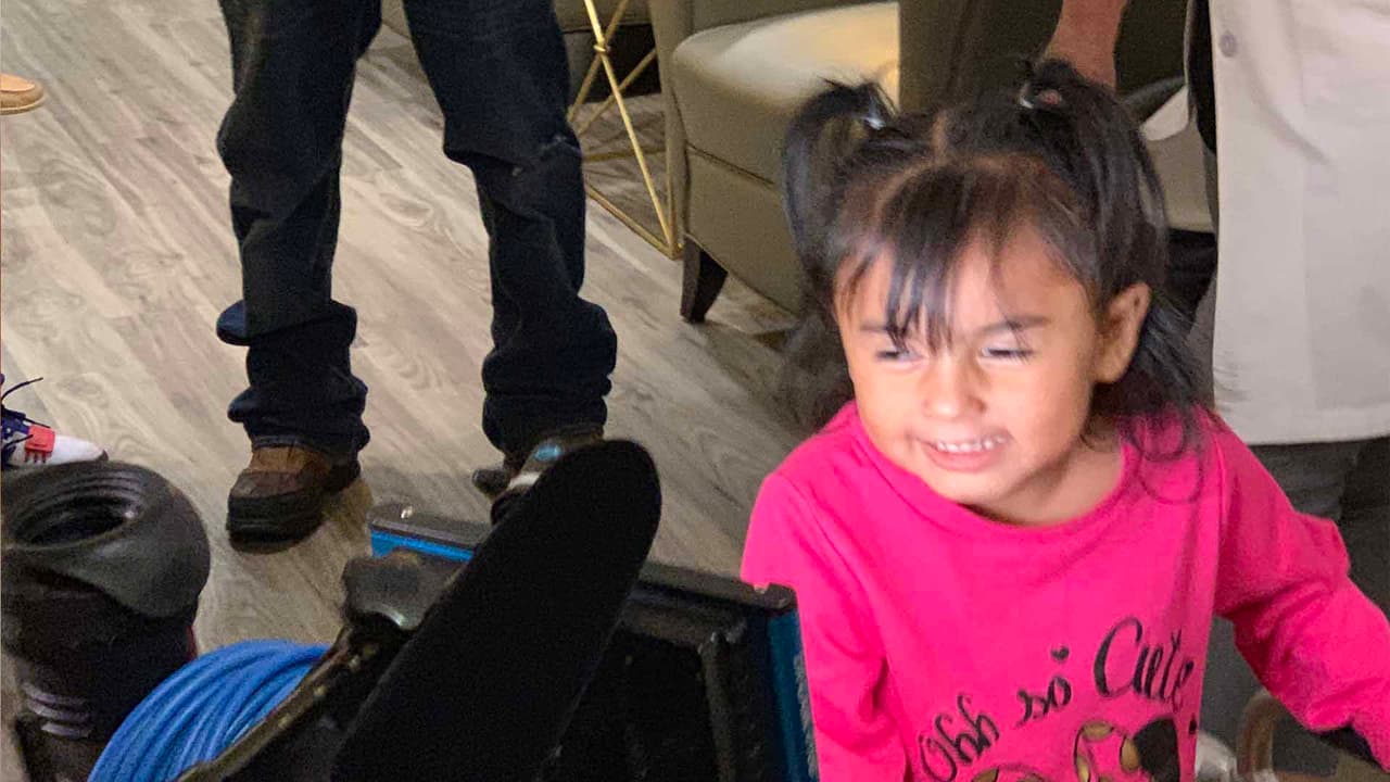 La madre de Alia dice que la llevó al médico cuando vió a su hija con ojos cansados y sabía que "algo le pasaba". Luego de estudios, aseguraron que no tenía nada pero Sosa insitió y fue que descubrieron la anomalía.