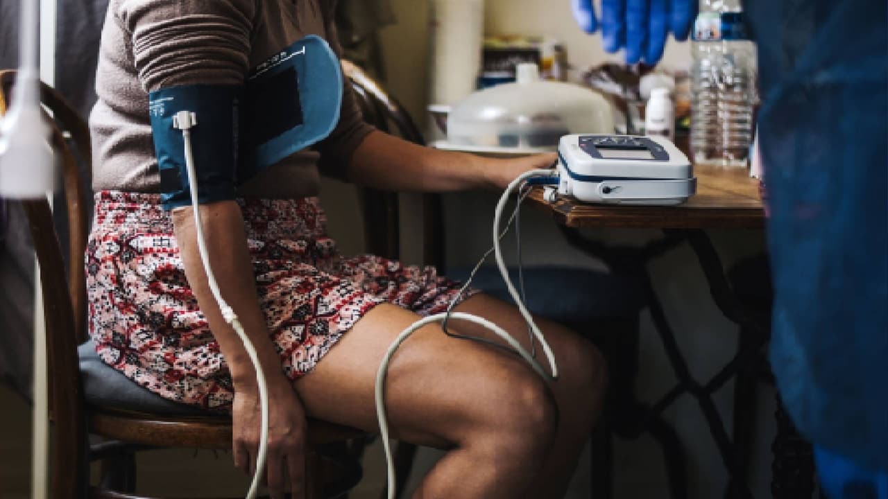 Doctora explica cómo controlar la presión arterial para evitar enfermedades cardiacas